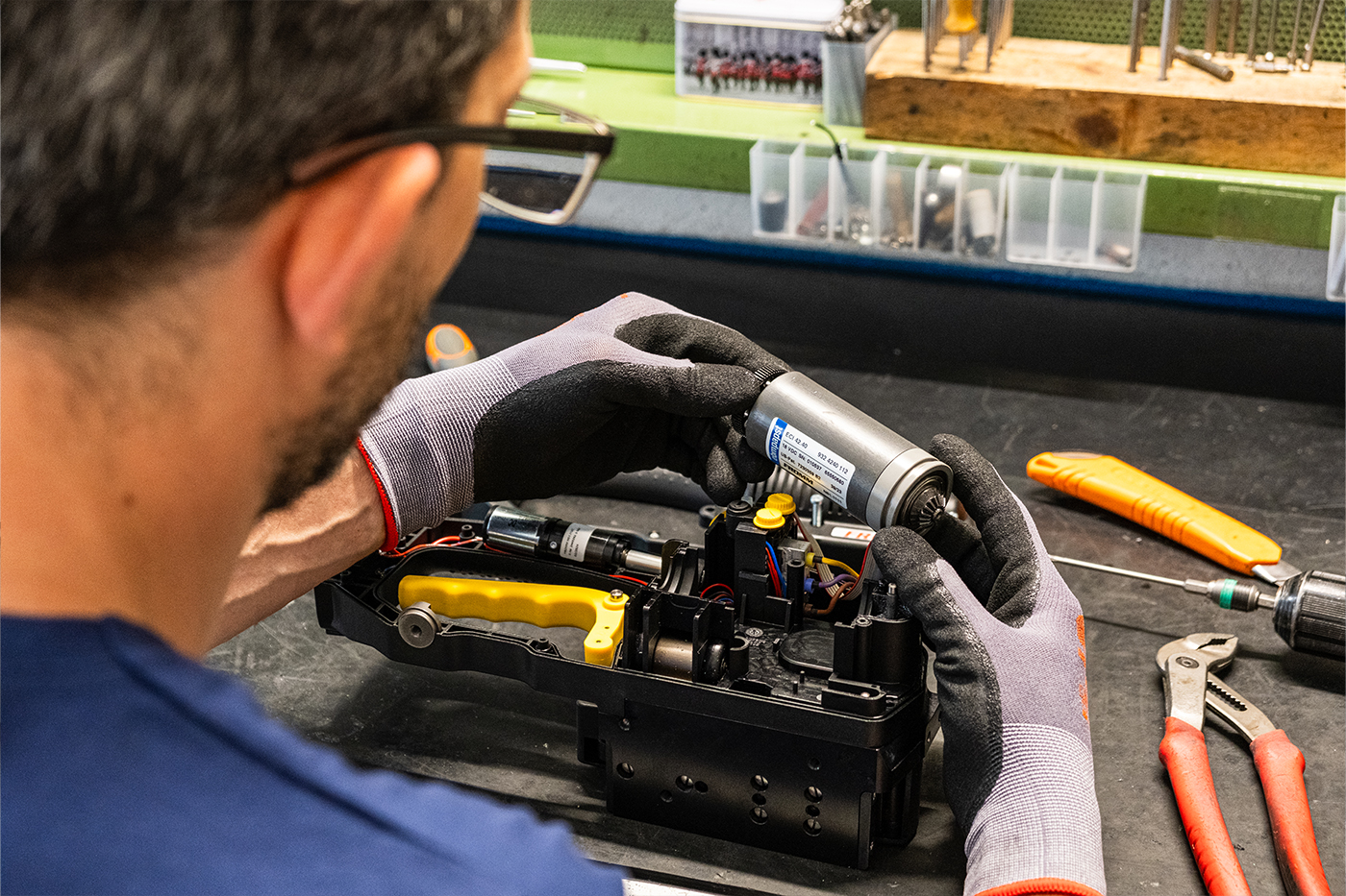 Offriamo servizi packaging completi per ottimizzare l'efficienza e la qualità del tuo imballaggio.